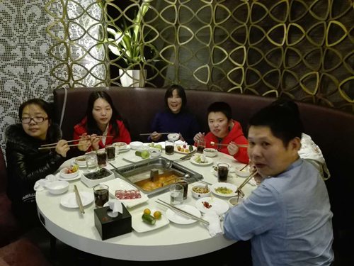 明安包装活动照1.jpg 明安包装活动照1.jpg