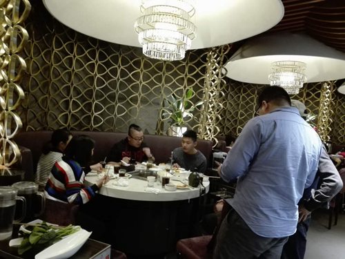 明安包装活动照2.jpg 明安包装活动照2.jpg